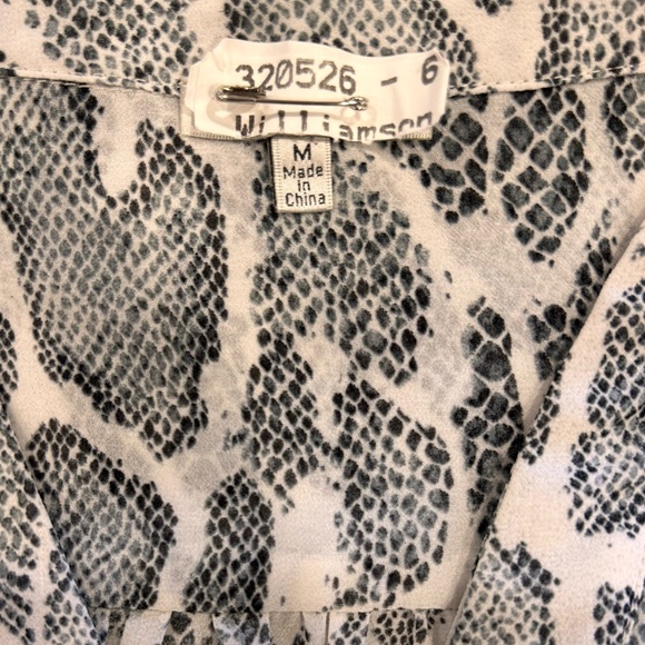 Jodifl Snake Animal Print Sheer Vneck Blouse Black & White Neutral Minimalist - Picture 6 of 10